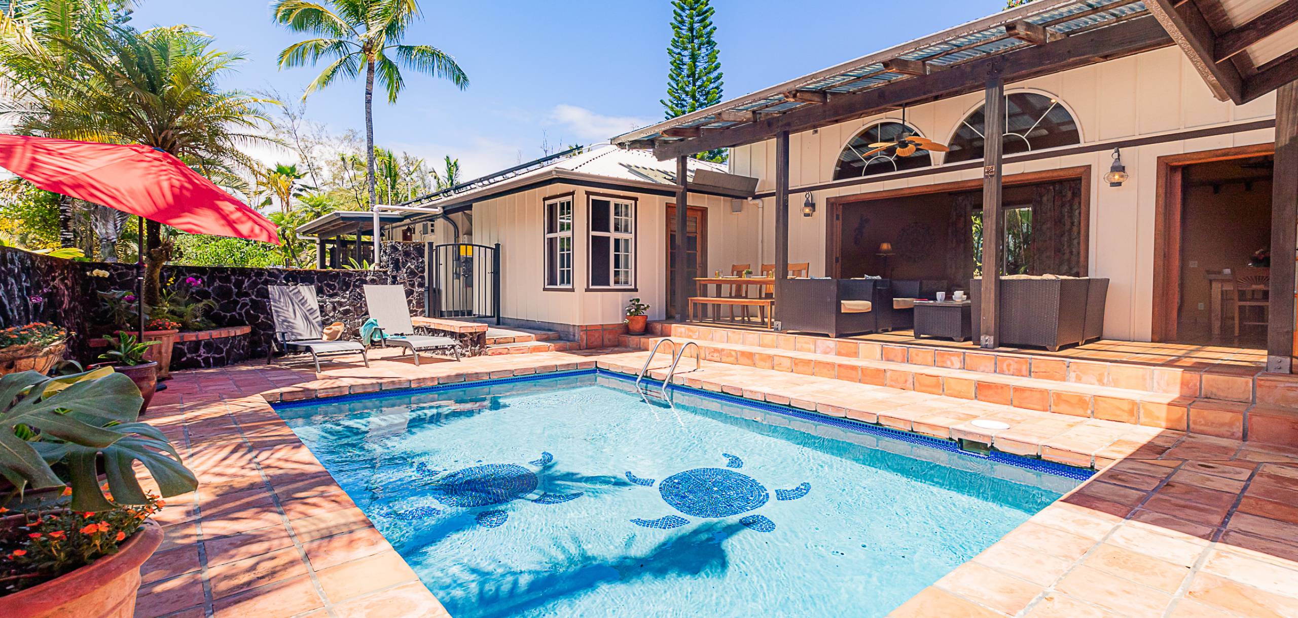 hawaii vacation rental with pool